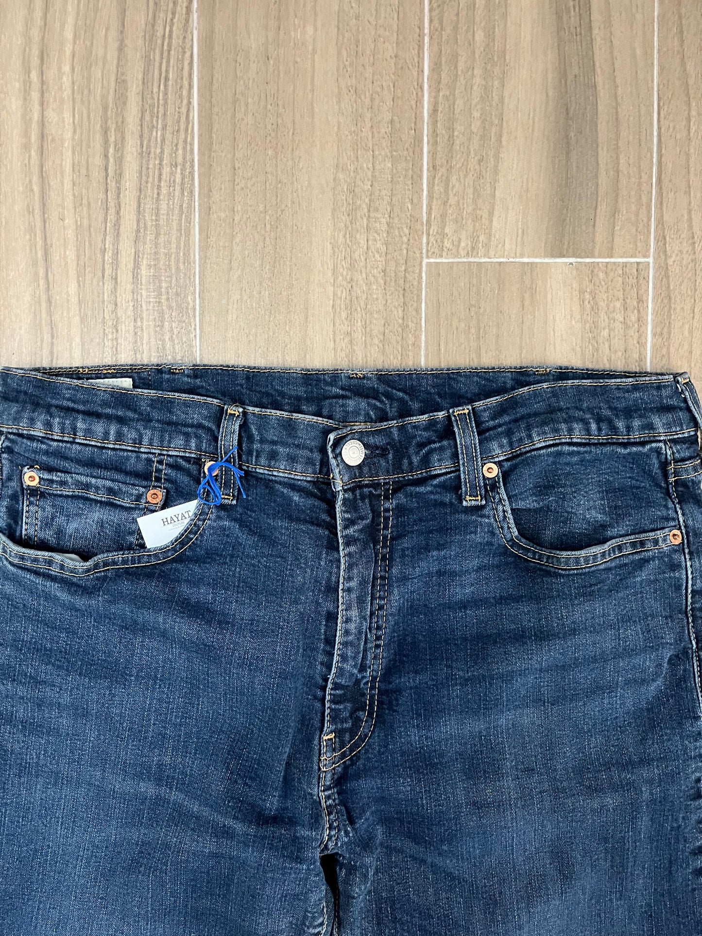 Levi’s 502 Jeans
