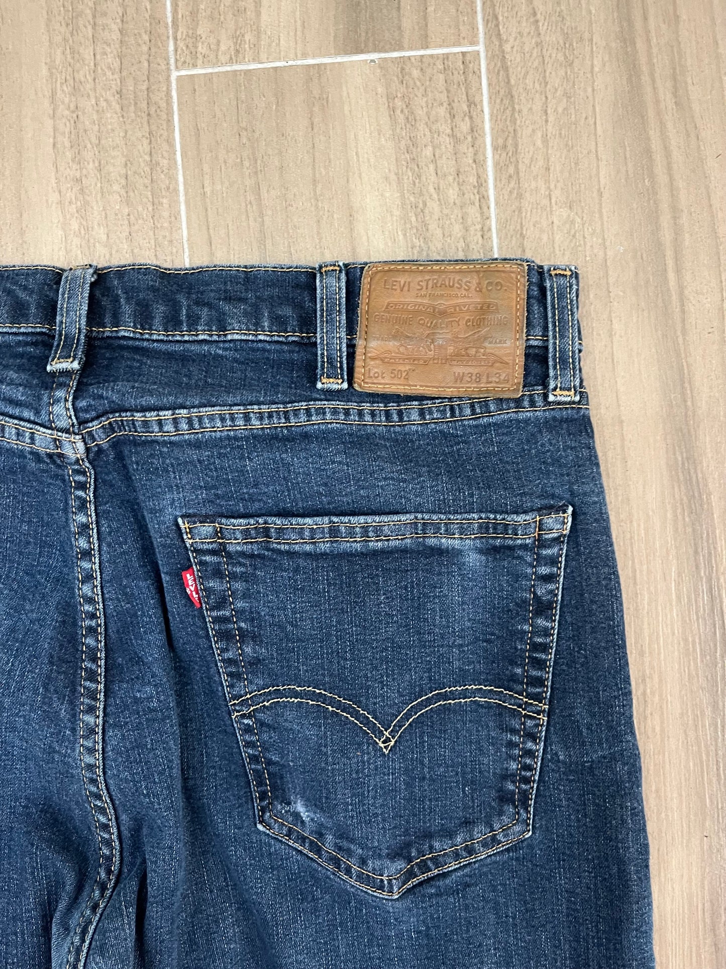 Levi’s 502 Jeans