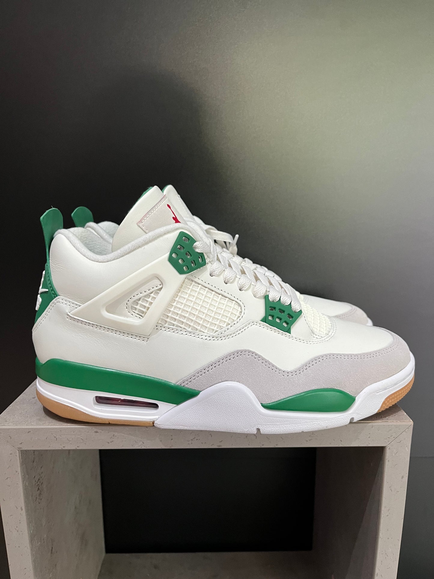 Jordan 4 Retro SB Pine Green