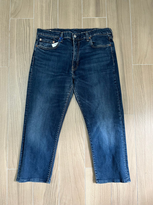 Levi’s 502 Jeans