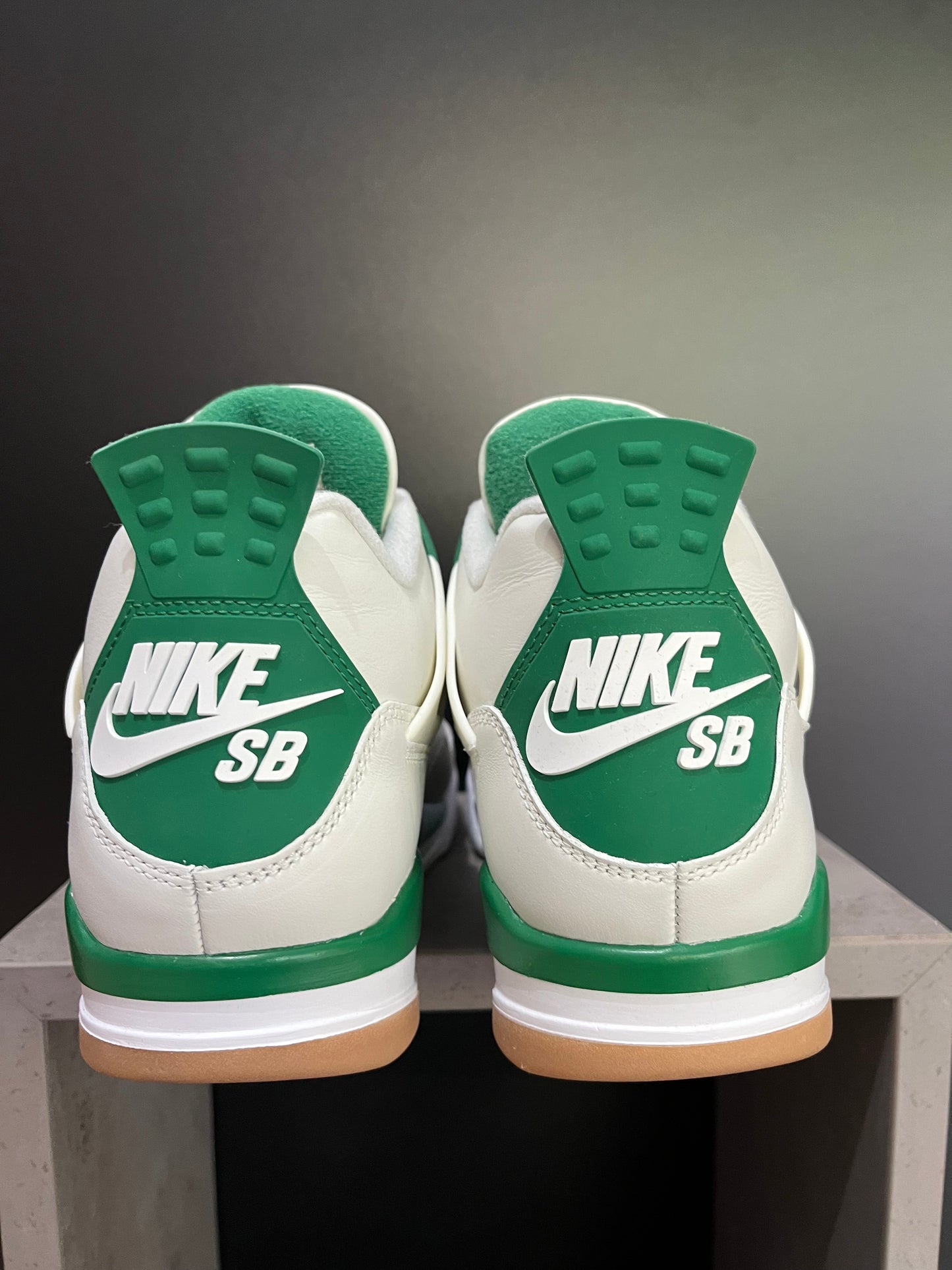 Jordan 4 Retro SB Pine Green